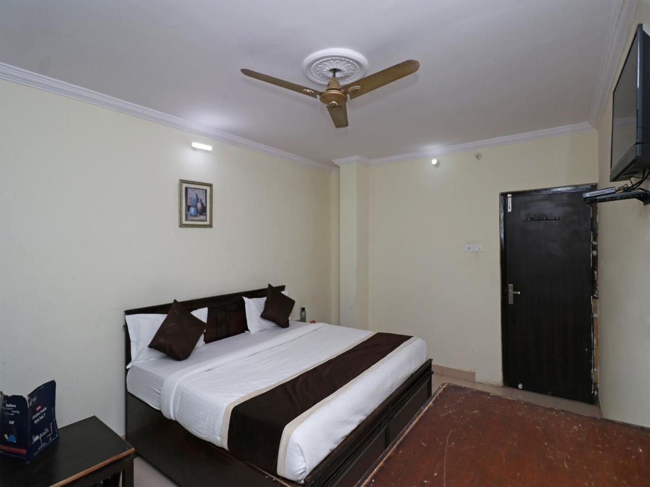 Oyo 23009 Hotel Maxx 勒克瑙 外观 照片