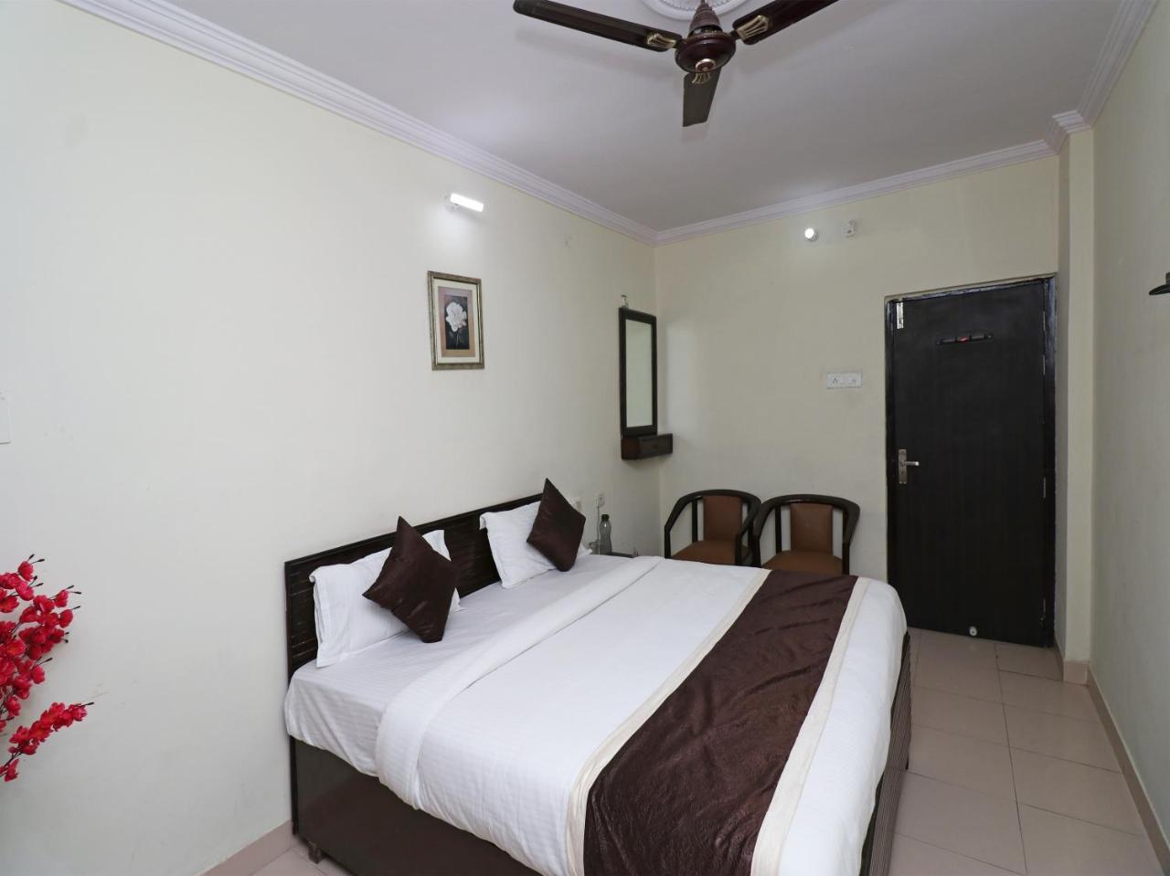 Oyo 23009 Hotel Maxx 勒克瑙 外观 照片