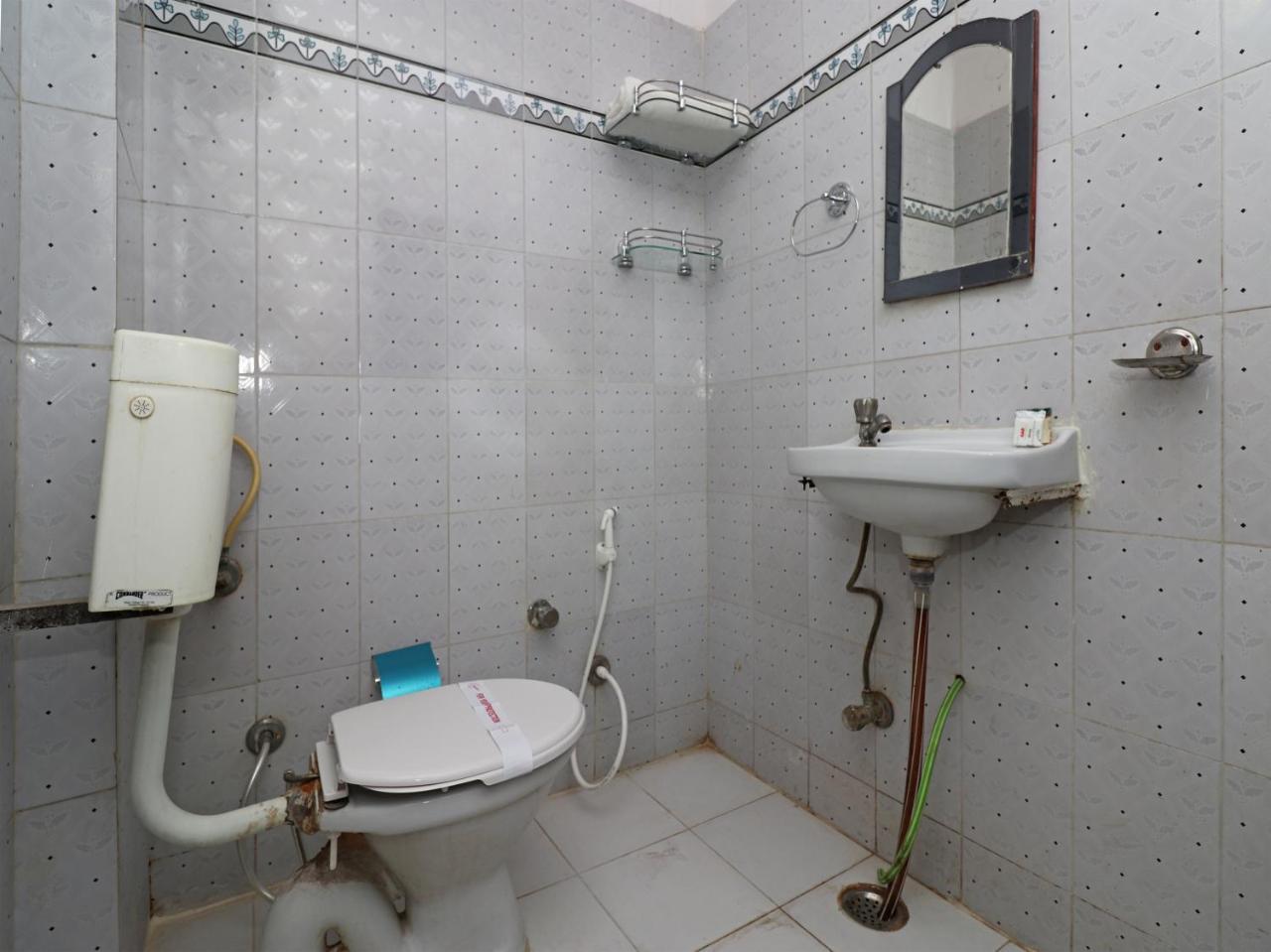 Oyo 23009 Hotel Maxx 勒克瑙 外观 照片