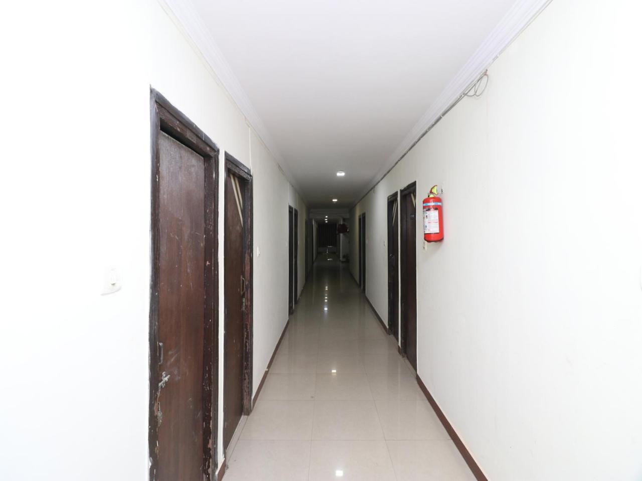 Oyo 23009 Hotel Maxx 勒克瑙 外观 照片