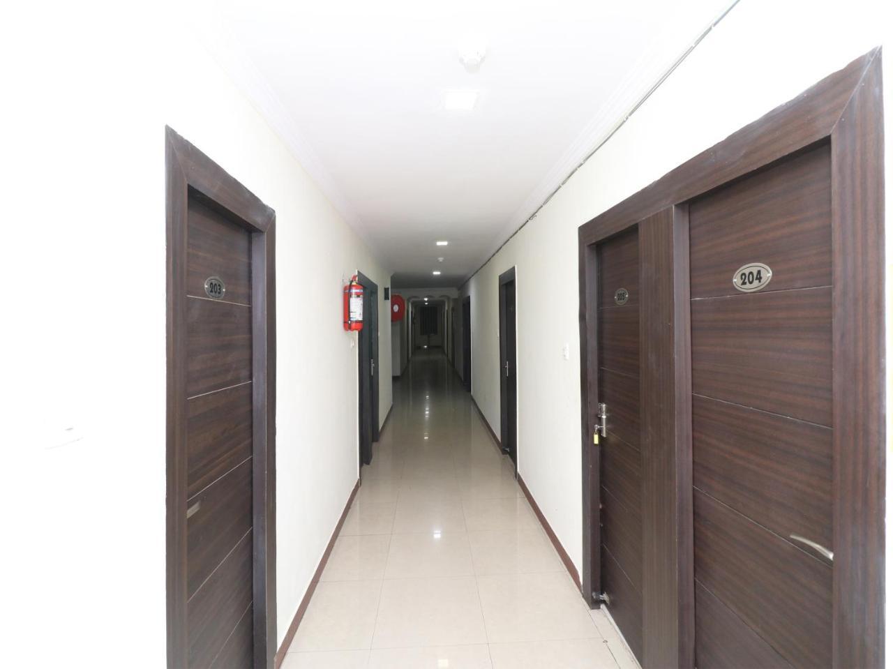Oyo 23009 Hotel Maxx 勒克瑙 外观 照片