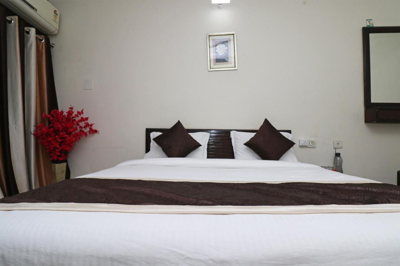 Oyo 23009 Hotel Maxx 勒克瑙 外观 照片