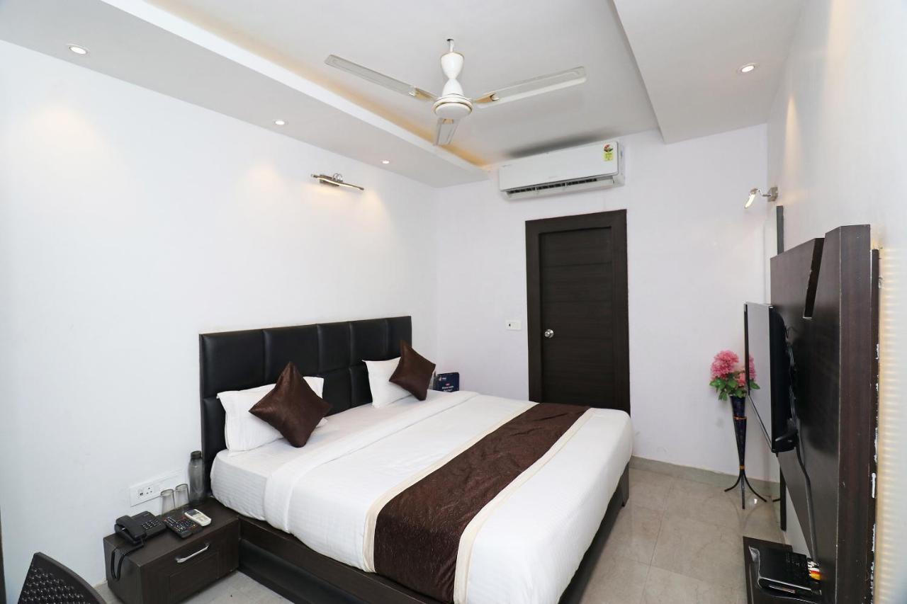 Oyo 23009 Hotel Maxx 勒克瑙 外观 照片